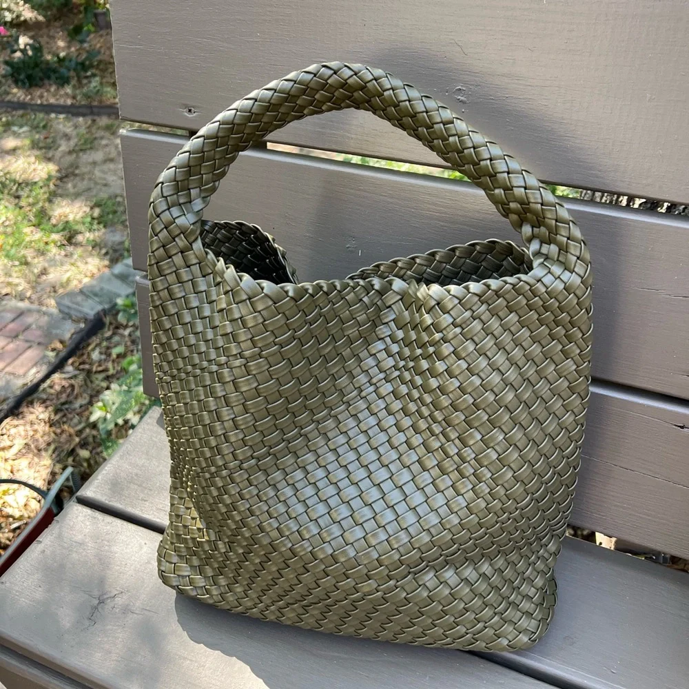 Stylish vegan woven shoulder bag -olive green REDUCED! - Picture 2 of 12